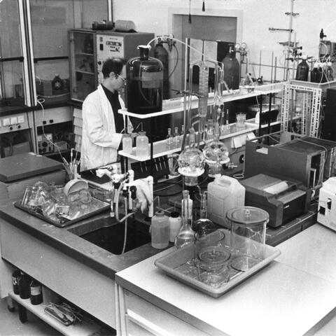  Biochemical lab at the Central Institute for Molecular Biology.